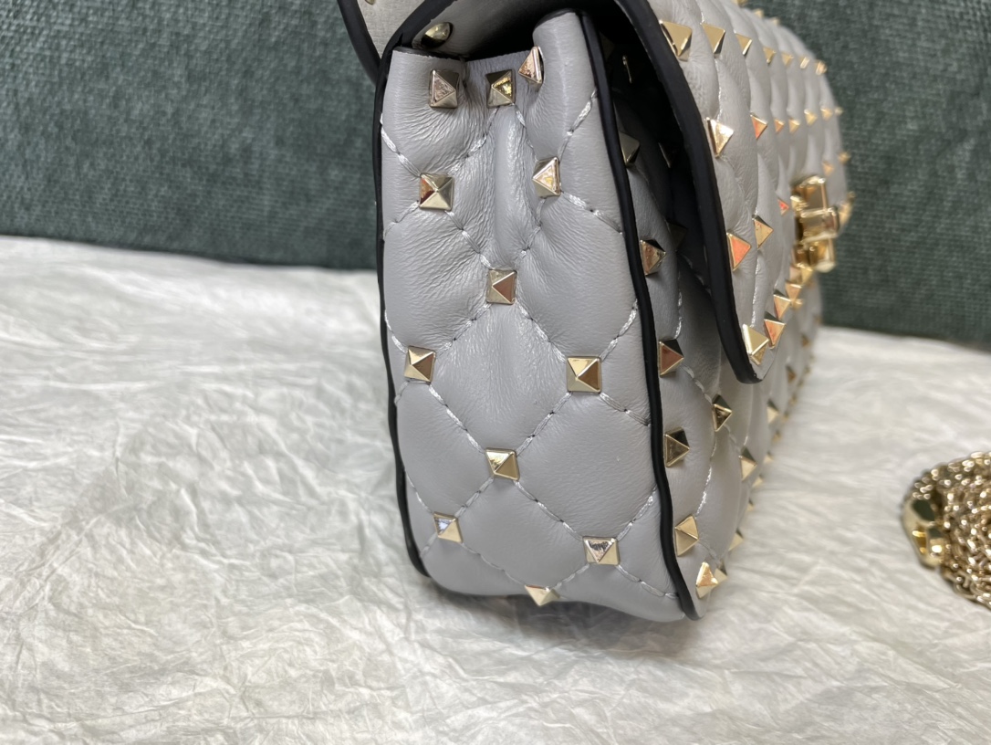 Valentino Garavani Rockstud Spike Small Chain Bag in Grey Supple Lambskin Nappa